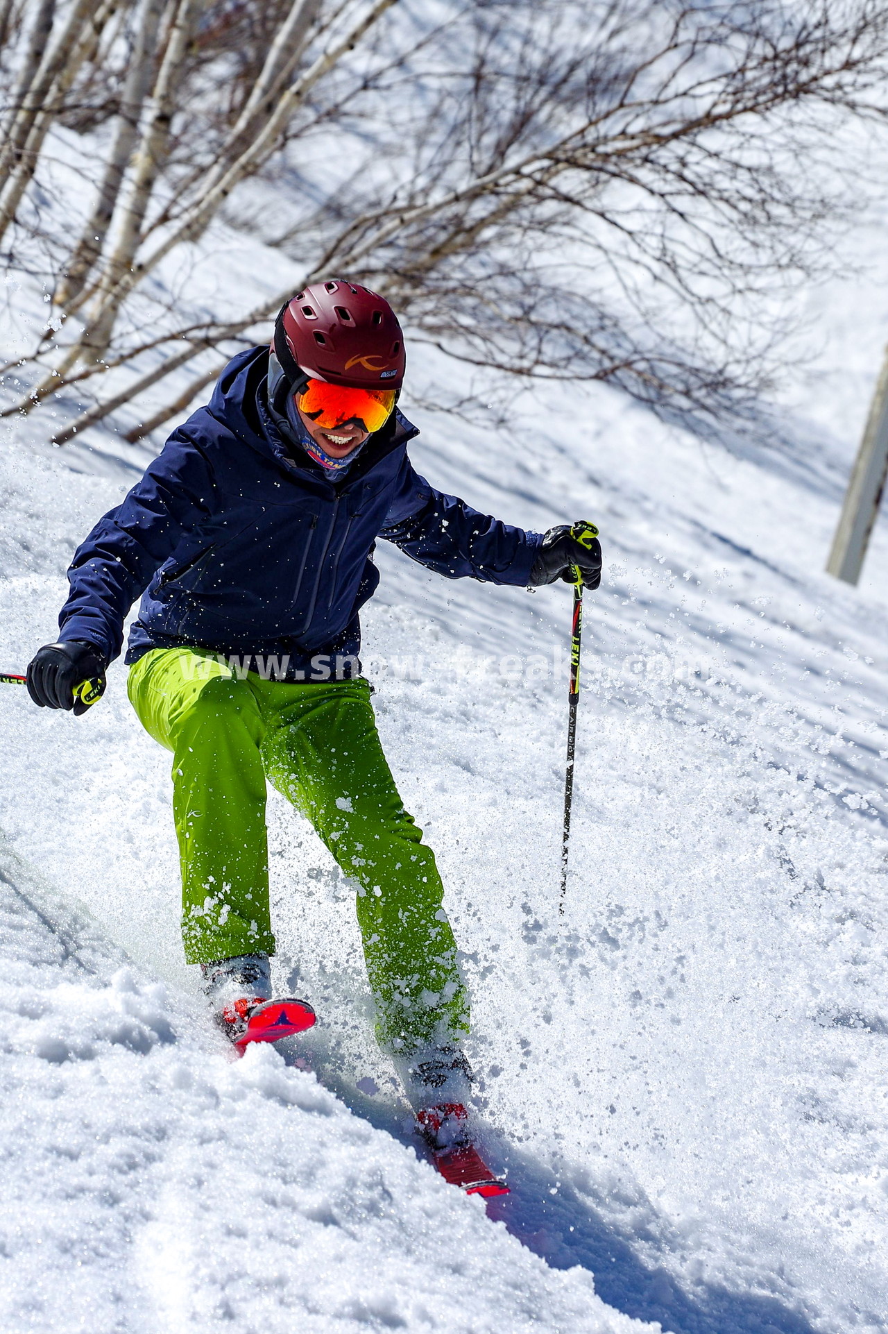 札幌国際スキー場 Mt.石井スポーツ ISHII SKI ACADEMY 校長・斉藤人之さんによる『斉藤塾』開講。本日のテーマは、「春雪！コブからスキーのたわみを楽しむ！！」(^^)v